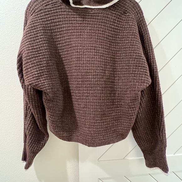 Collared Sweater - Picture 2 of 4
